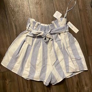 NWT Blue Ivy striped shorts with bow tie sz medium